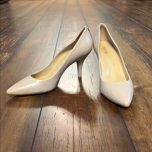 Michael Kors Tan Pointed Heel